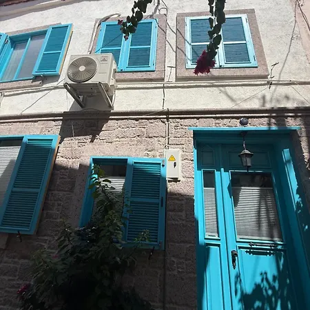 Restored Greek Stone House In Historic Prázdninový dům